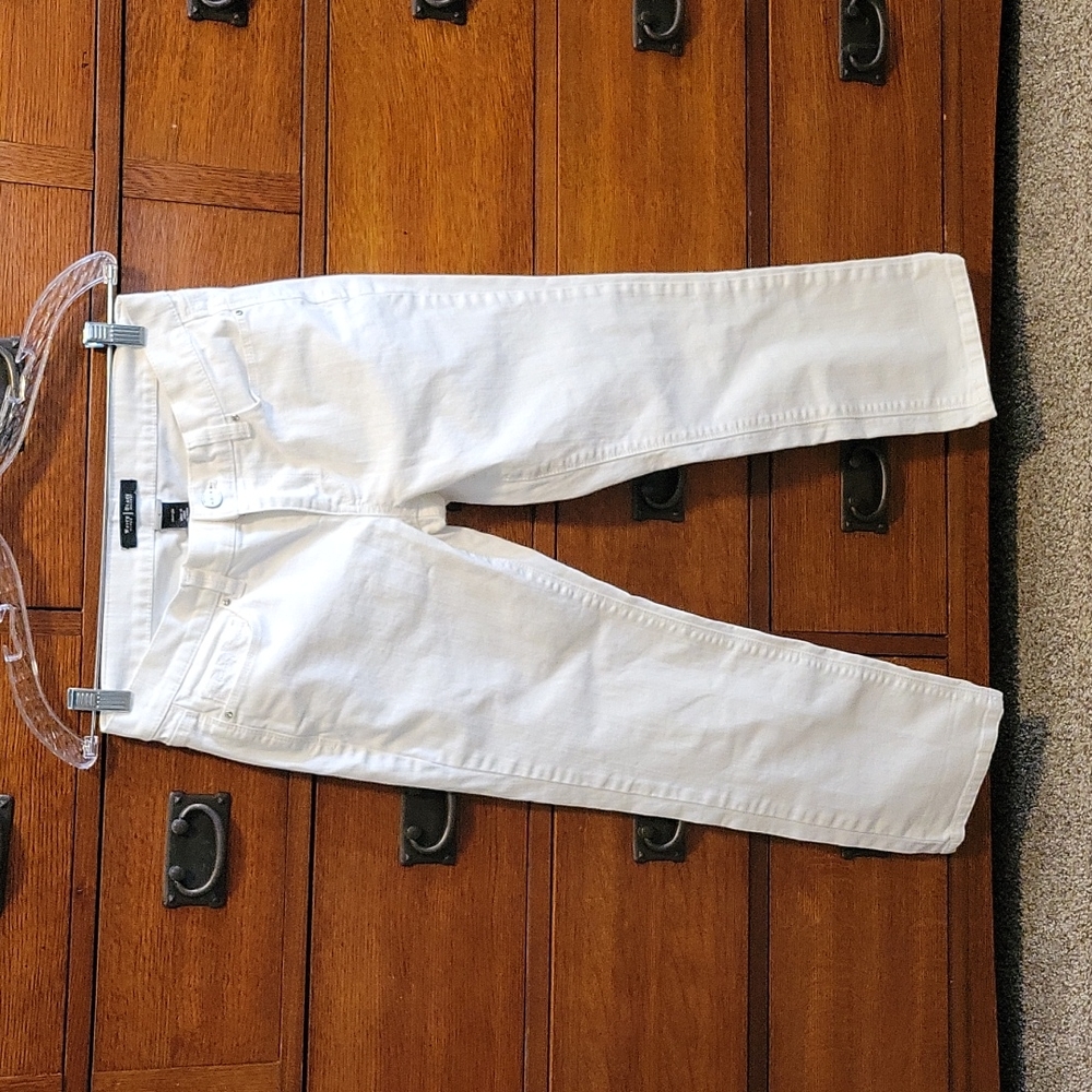 Cropped Straight Leg White Jeans, White House Black Market, Size 4